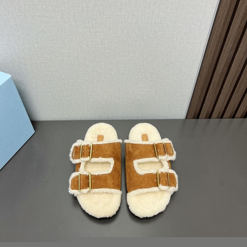 Pra*a slippers